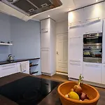 Apartman Sea View, Terrace & Garage In The Heart Of Town *