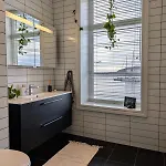 Sea View, Terrace & Garage In The Heart Of Town Apartman