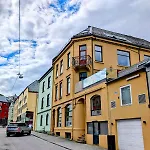 Sea View, Terrace & Garage In The Heart Of Town *