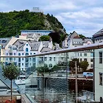 Sea View, Terrace & Garage In The Heart Of Town Apartman