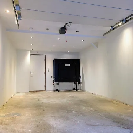 Sea View, Terrace & Garage In The Heart Of Town