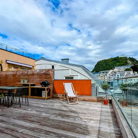 Sea View, Terrace & Garage In The Heart Of Town Апартаменты *