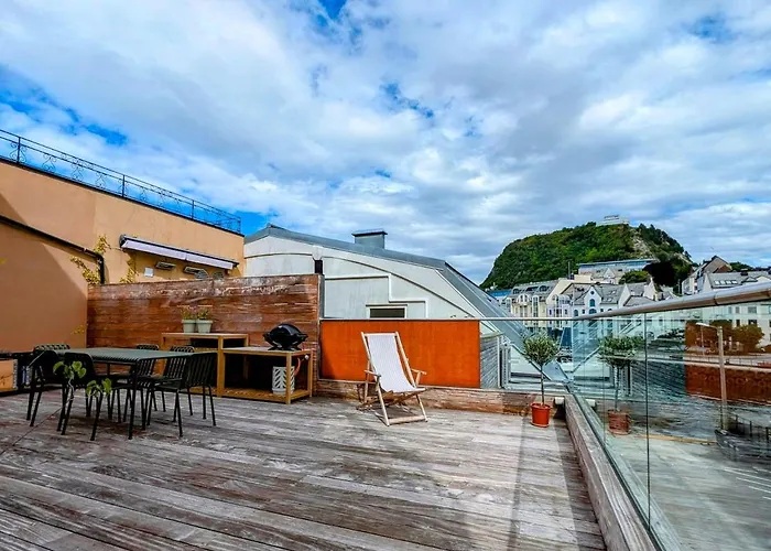 Sea View, Terrace & Garage In The Heart Of Town Appartamento *